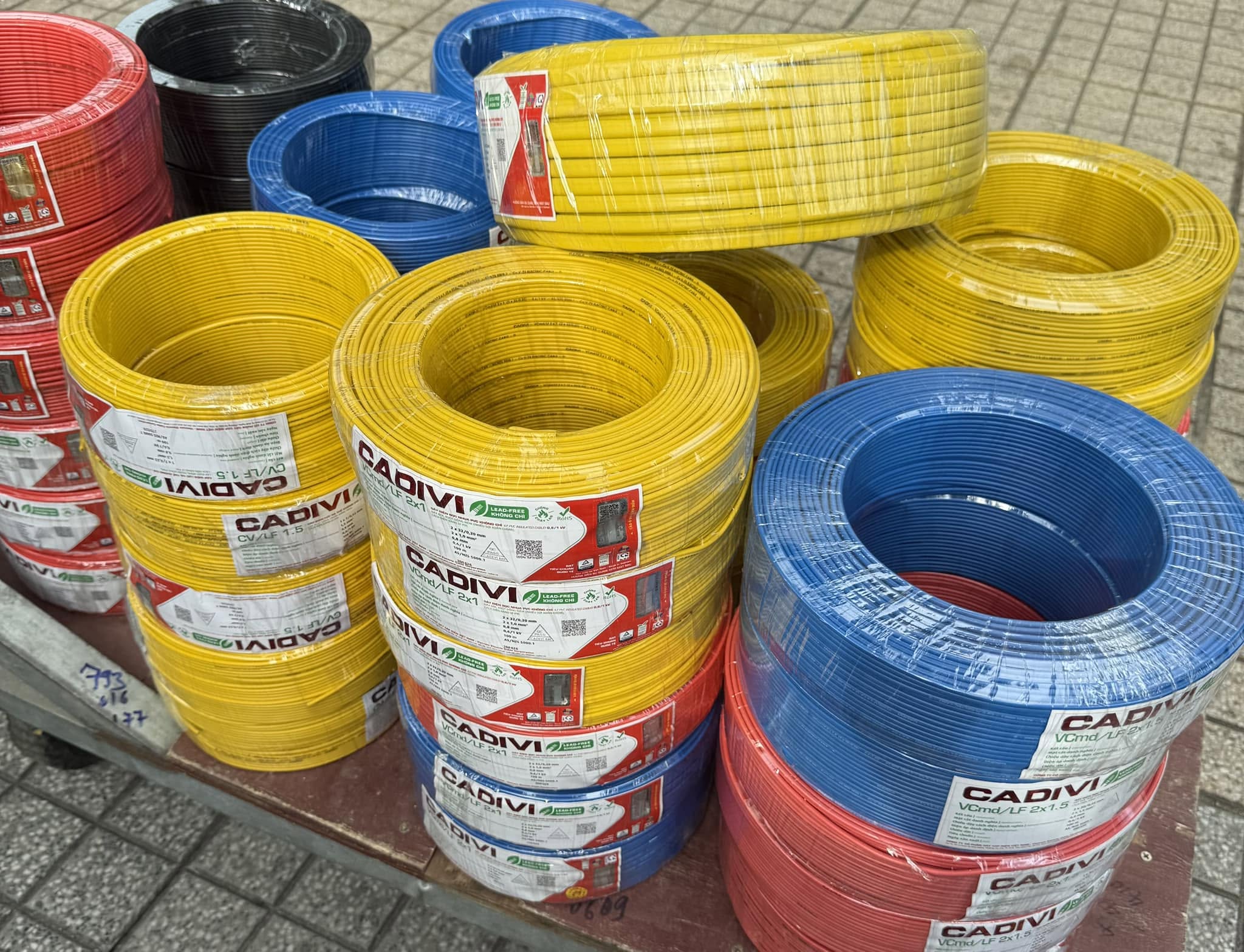 Thu mua dây điện tồn kho